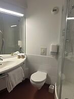 Brit Hotel Confort Montauban