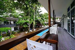 Apple Beachfront Resort