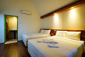 Apple Beachfront Resort