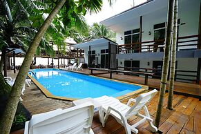 Apple Beachfront Resort