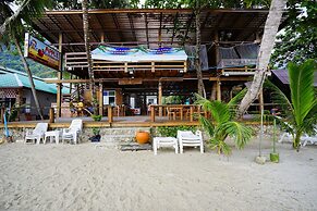 Apple Beachfront Resort