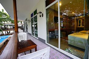 Apple Beachfront Resort