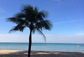 Apple Beachfront Resort