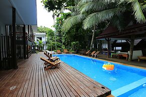 Apple Beachfront Resort