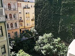 Amber Terrace Studio