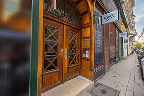 Amber Terrace Studio