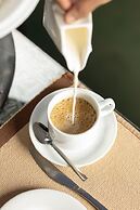 Araliya Green Hills - Where Historic Charm Mingles with Natural Beauty