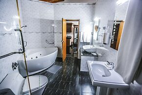 Hotel Sudu Araliya