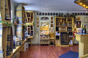 Crowsnest Vineyards Guesthouse