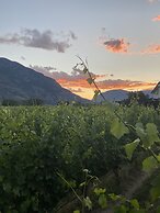 Crowsnest Vineyards Guesthouse