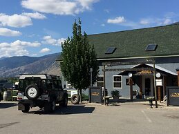 Crowsnest Vineyards Guesthouse