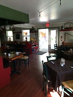 Crowsnest Vineyards Guesthouse