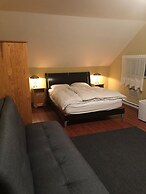 Crowsnest Vineyards Guesthouse