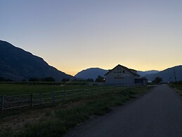 Crowsnest Vineyards Guesthouse