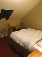 Crowsnest Vineyards Guesthouse