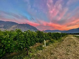 Crowsnest Vineyards Guesthouse