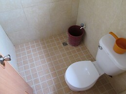 AJ Travellers Inn Annex