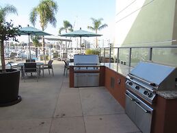 Apartment with Full Amenities - Miracle Mile