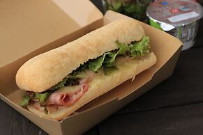 HULL Osaka Hokko Marina