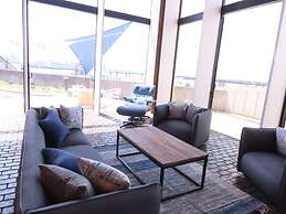 HULL Osaka Hokko Marina