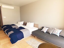 HULL Osaka Hokko Marina