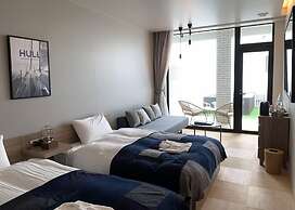 HULL Osaka Hokko Marina