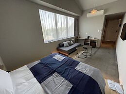 HULL Osaka Hokko Marina