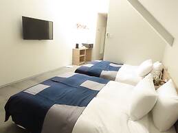 HULL Osaka Hokko Marina