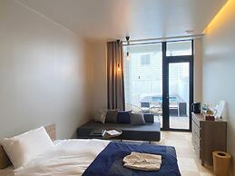 HULL Osaka Hokko Marina