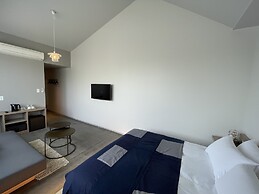 HULL Osaka Hokko Marina