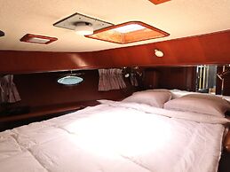 HULL Osaka Hokko Marina