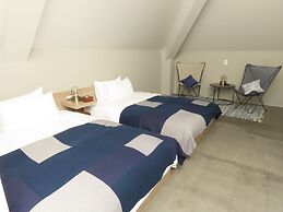 HULL Osaka Hokko Marina