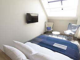 HULL Osaka Hokko Marina