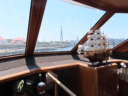 HULL Osaka Hokko Marina