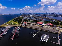 HULL Osaka Hokko Marina