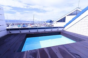 HULL Osaka Hokko Marina