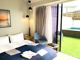 HULL Osaka Hokko Marina