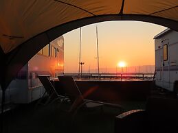 HULL Osaka Hokko Marina