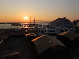 HULL Osaka Hokko Marina