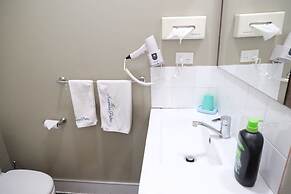 Sapphire Palms Motel