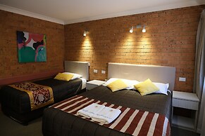 Sapphire Palms Motel