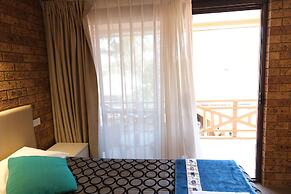 Sapphire Palms Motel