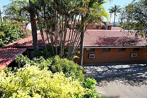 Sapphire Palms Motel