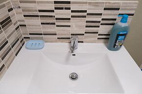 Sapphire Palms Motel