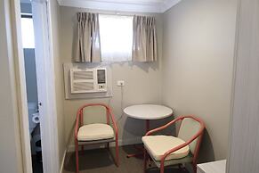 Sapphire Palms Motel