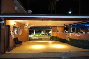 Sapphire Palms Motel