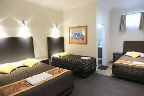 Sapphire Palms Motel