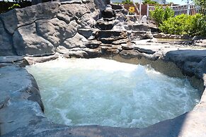 Sapphire Palms Motel