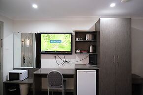 Sapphire Palms Motel