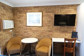 Sapphire Palms Motel